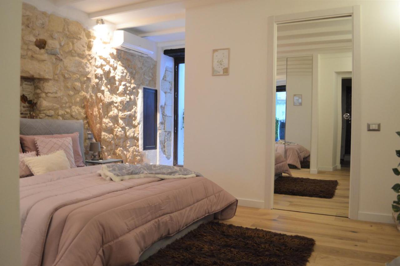 Domu 600 - Suite Mini Appartamento Cagliari Centro Storico Exterior foto
