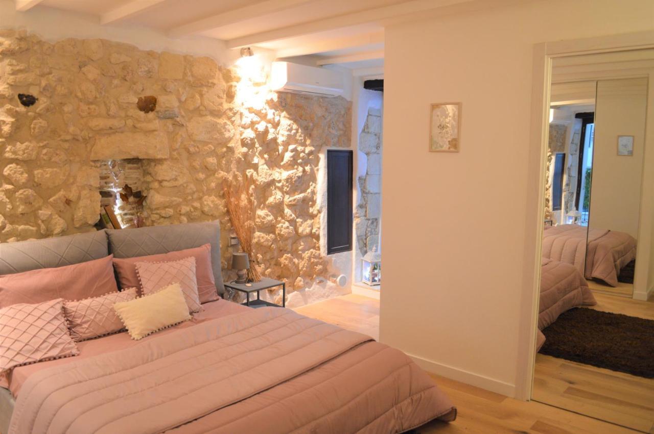 Domu 600 - Suite Mini Appartamento Cagliari Centro Storico Exterior foto