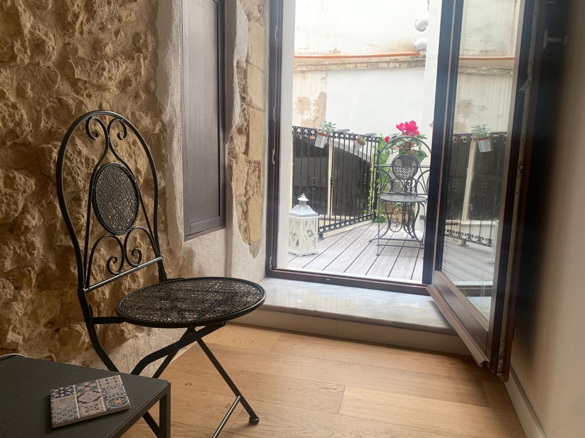 Domu 600 - Suite Mini Appartamento Cagliari Centro Storico Exterior foto
